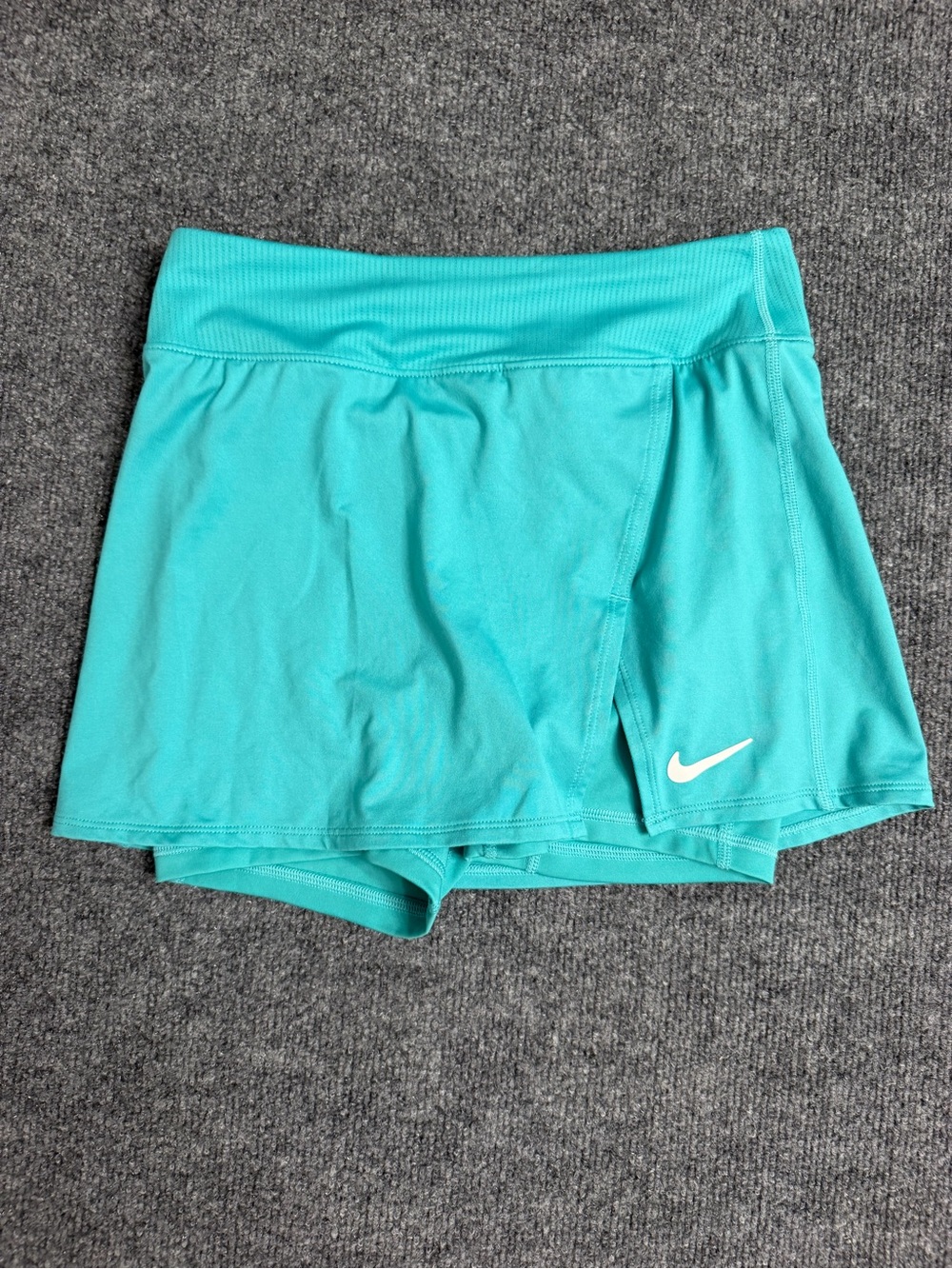 Nike Women's Turquoise Athletic Skort